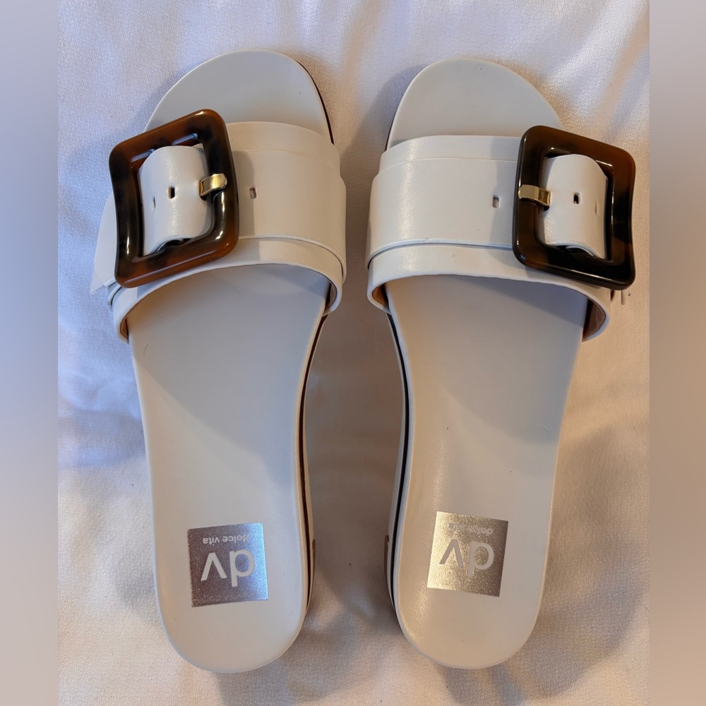 Dolce Vita Caster slide sandals in ivory with a tortoise-shell buckle - Picture 2 of 13